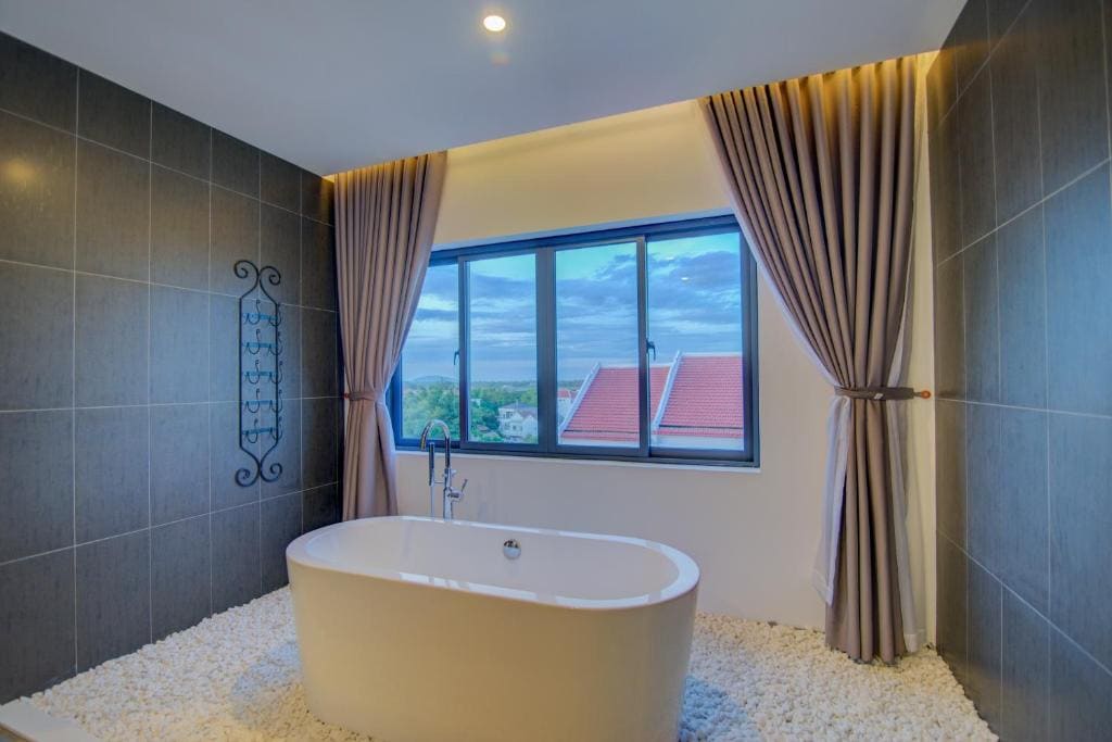 Suite Room With Daily Afternoon Tea room - Image 2