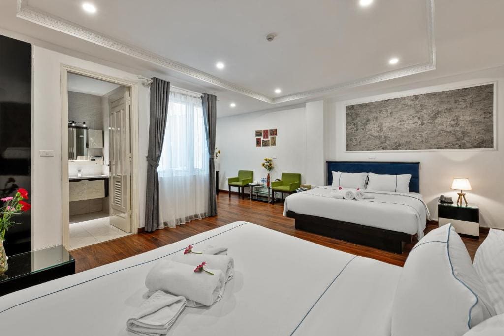 Deluxe Family Suite room - Image 2