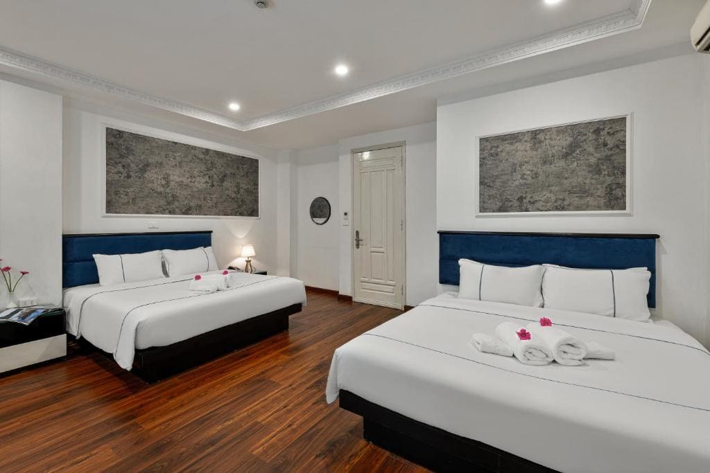 Deluxe Family Suite room - Image 1