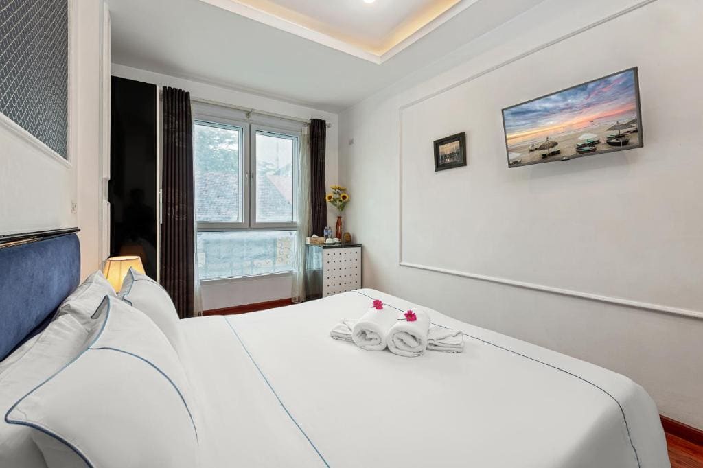 Double or Twin Room with City View room - Image 3