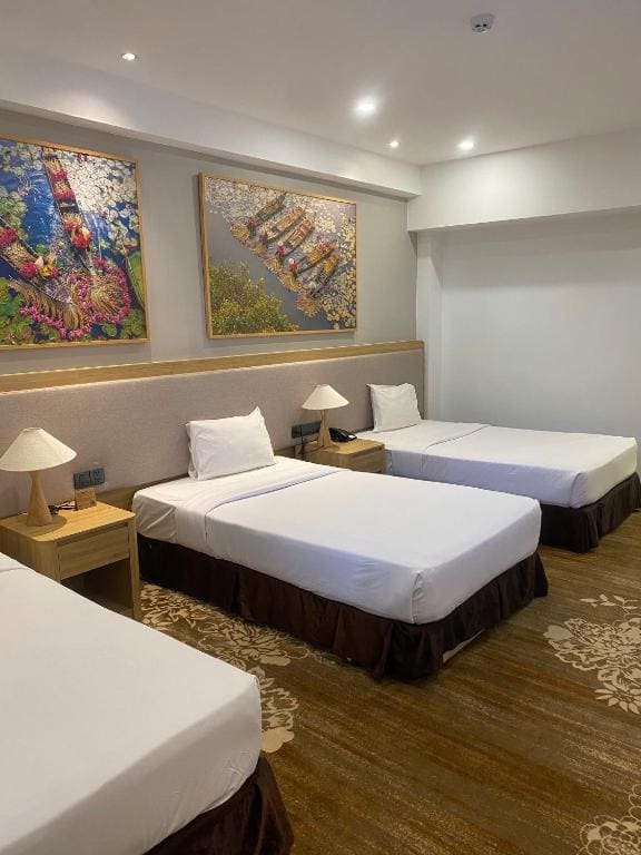 Deluxe Triple Room room - Image 2