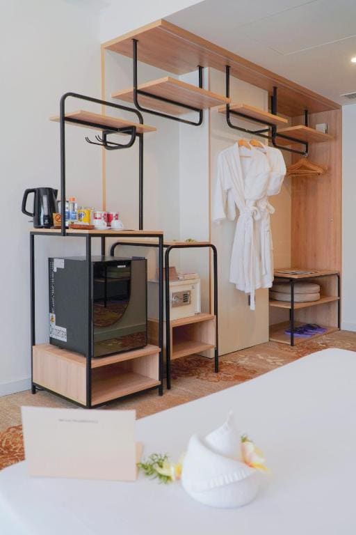 Deluxe Double Room with Balcony room - Image 3