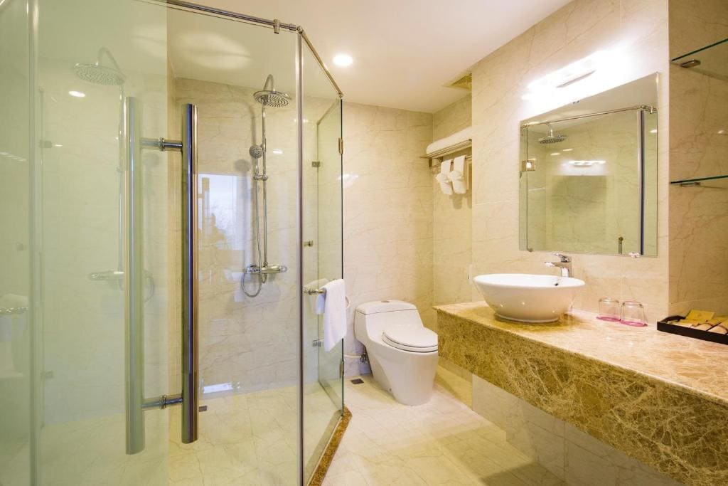 Deluxe Double Room with Balcony and River View room - Image 3