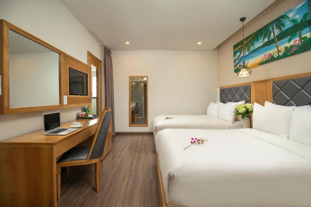 Premier Twin Room with City View room - Image 3