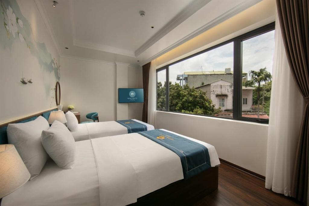 Superior Queen Room with Two Queen Beds room - Image 3