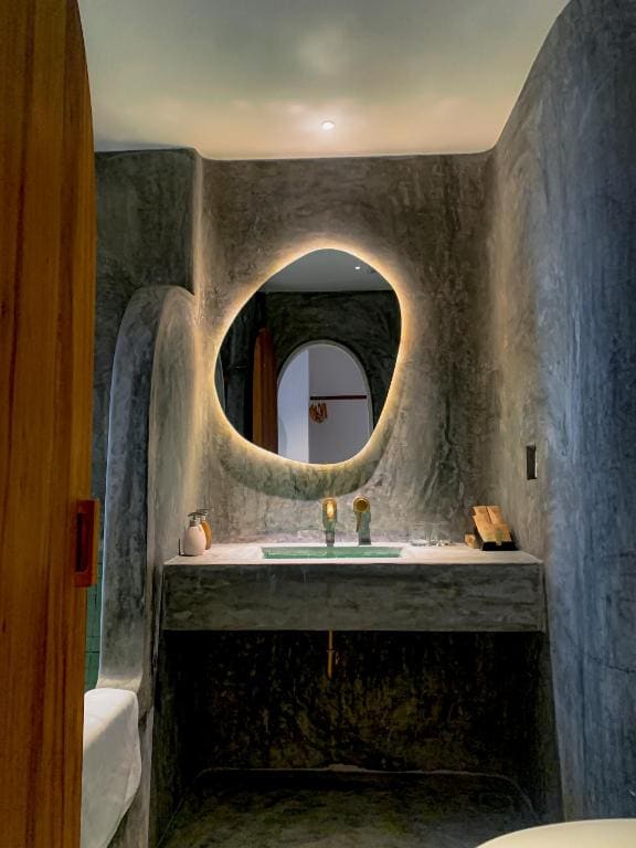 Rustic City View Twin Room room - Image 2