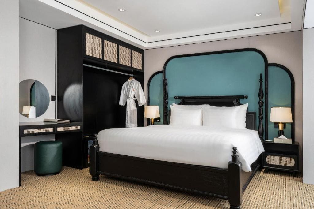 King Room with Balcony room - Image 1
