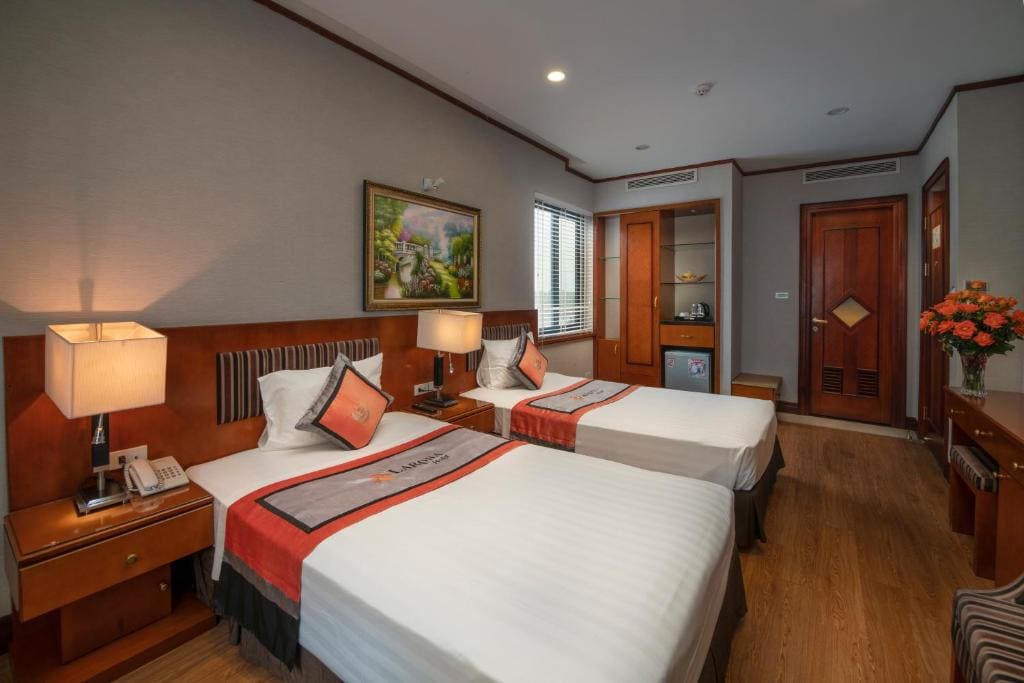 Deluxe Double or Twin Room with City View room - Image 3