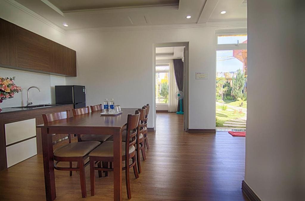 One-Bedroom Apartment room - Image 3