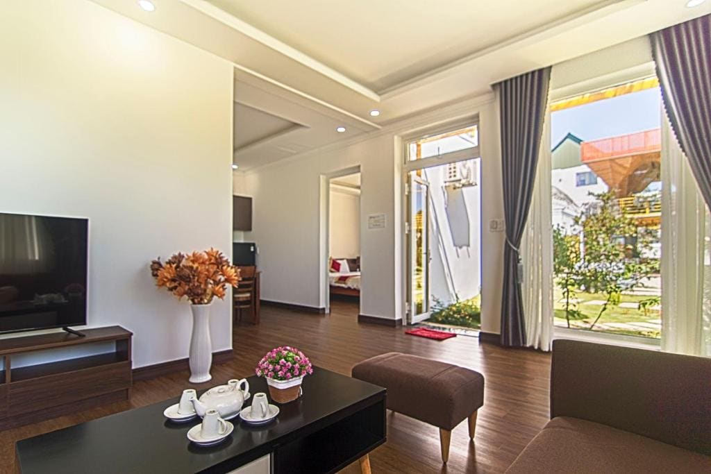 One-Bedroom Apartment room - Image 2