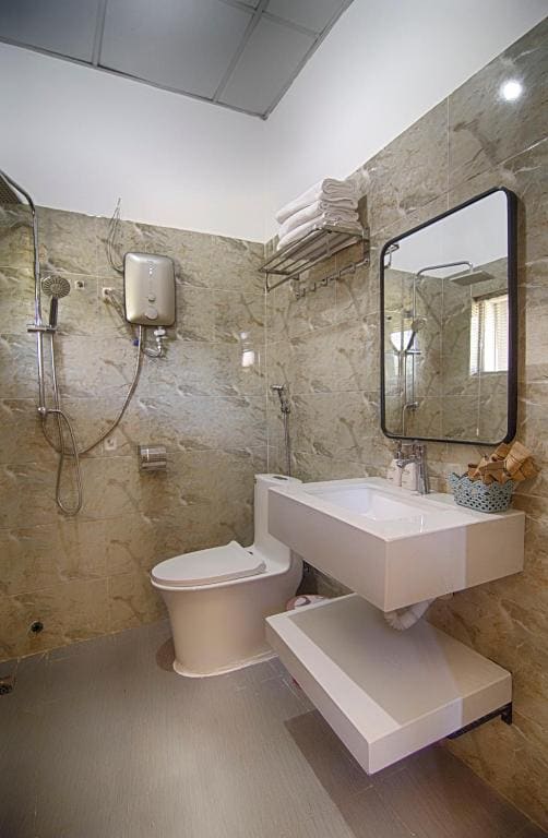 Standard Quadruple Room room - Image 3