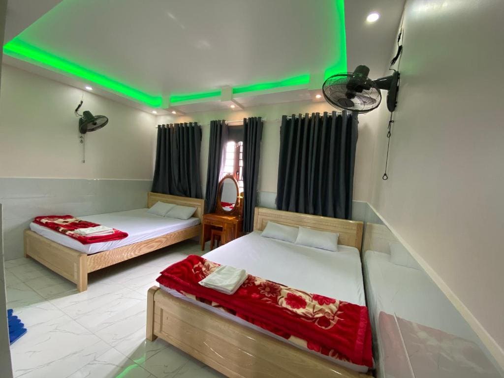 Deluxe Twin Room room - Image 1