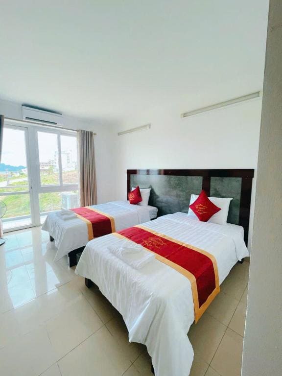 Twin Room with Balcony room - Image 2