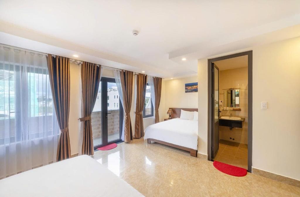 Standard Quadruple Room room - Image 3
