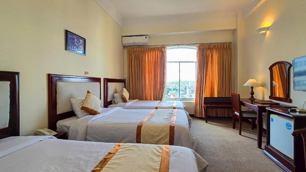Superior Triple Room room - Image 3