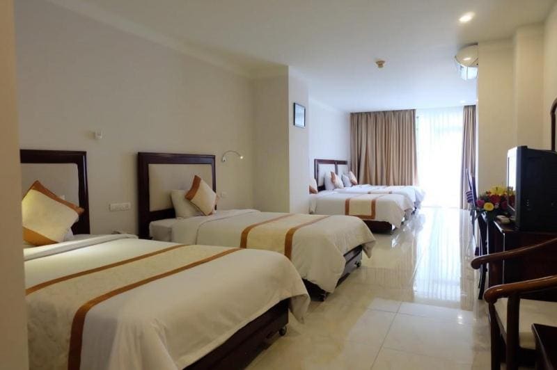 Superior Twin Room with City View room - Image 2