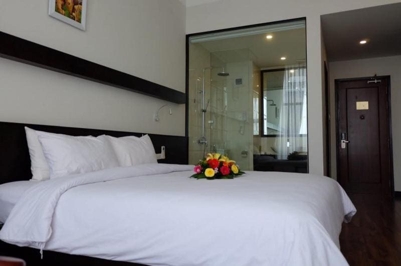 Queen Room room - Image 2