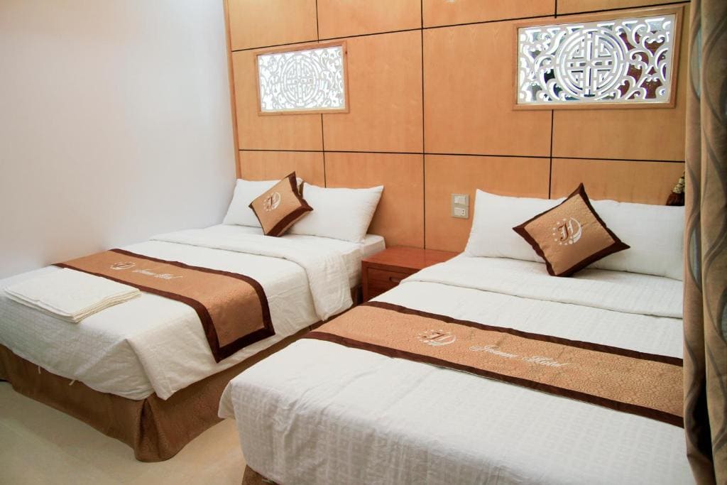 Family Room room - Image 3