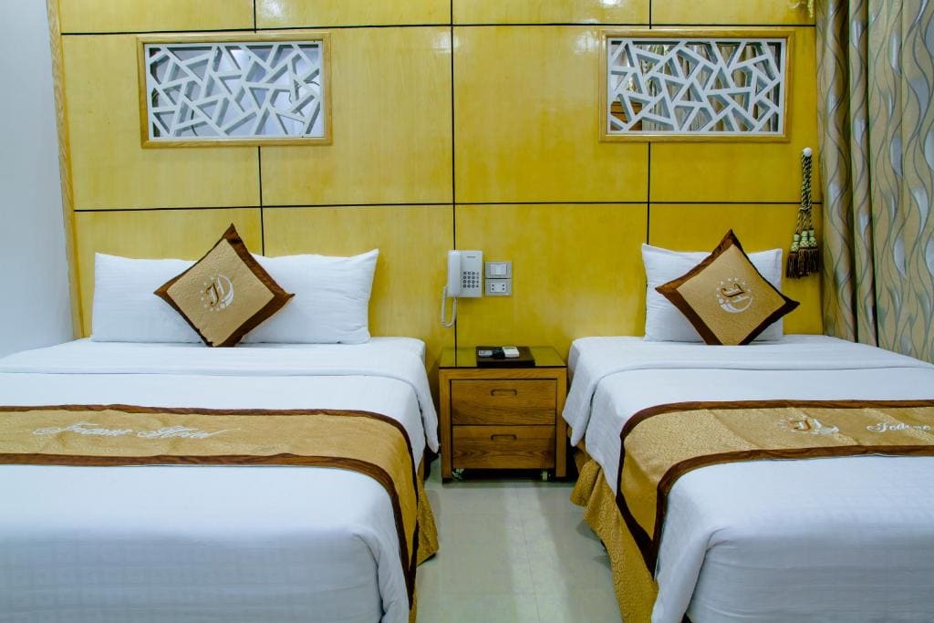 Deluxe Twin Room room - Image 2