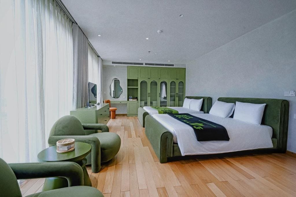 Queen Room with Two Queen Beds room - Image 1