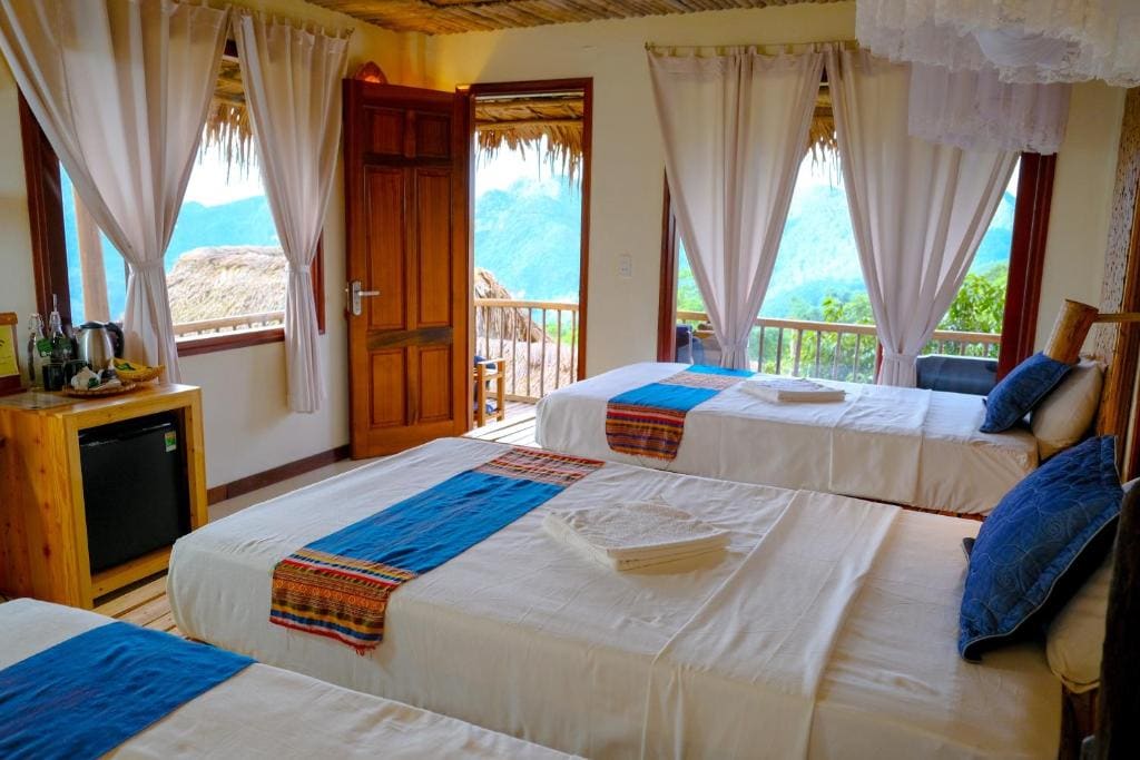 Triple Room with Balcony Mountain View room - Image 1