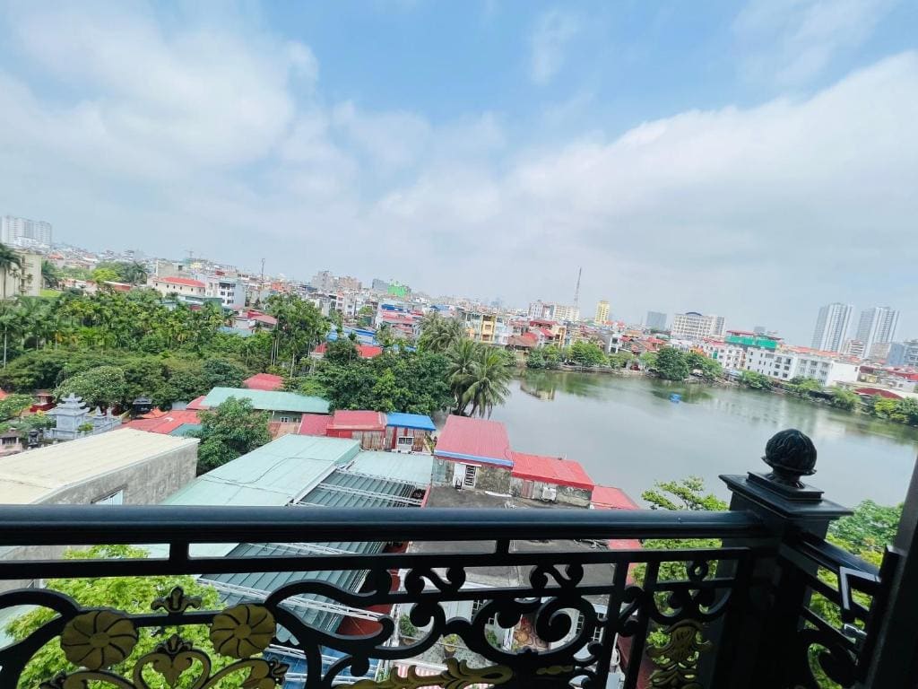 Double Room with Lake View room - Image 1