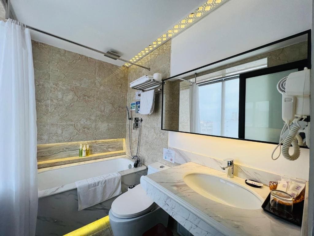 Suite room - Image 1