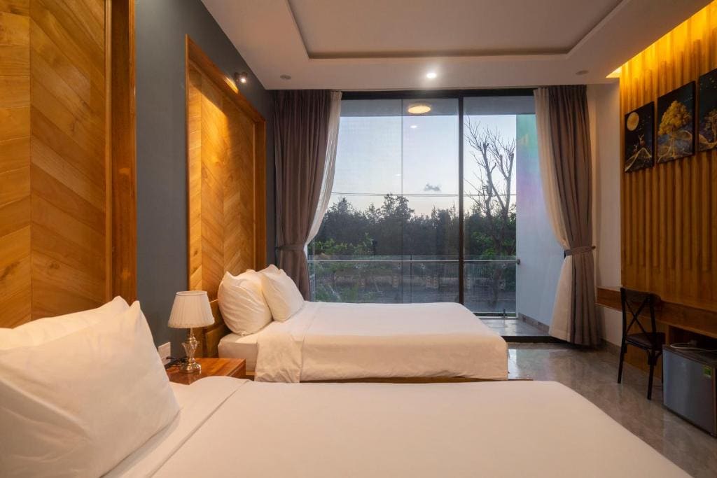 Family Room room - Image 3