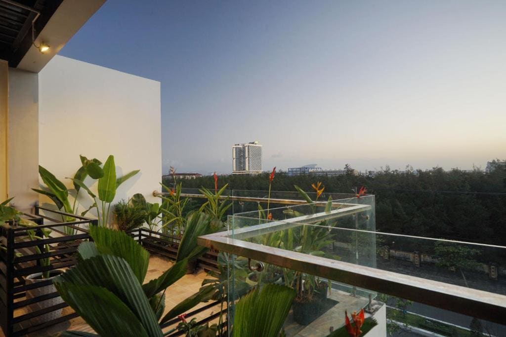 Family Room with Balcony room - Image 3
