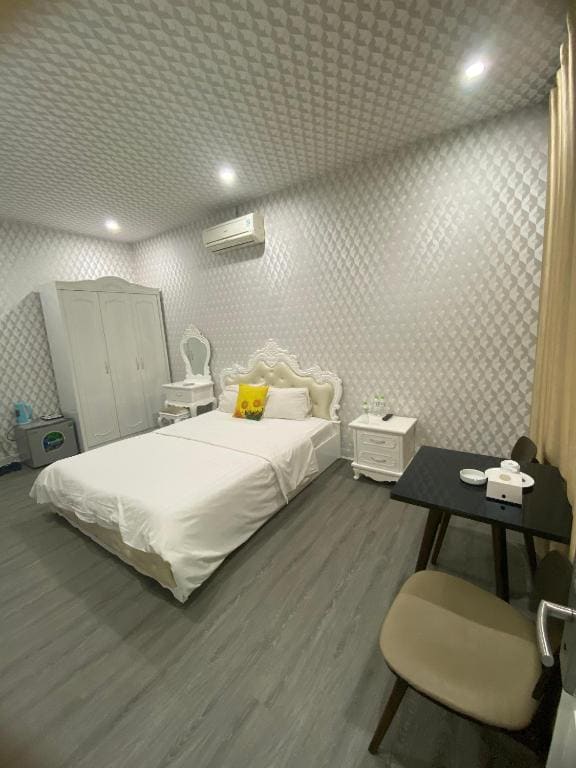 Standard King Room room - Image 3