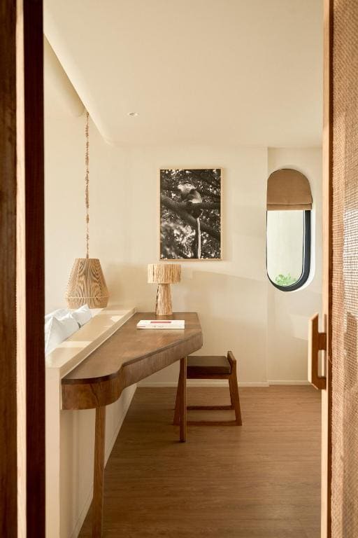 Premier Double Room with Bathtub and Balcony - Sea View room - Image 3