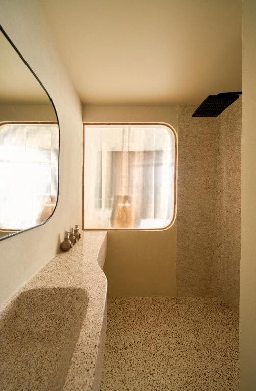 Deluxe Double Room with Balcony and Sea View room - Image 2