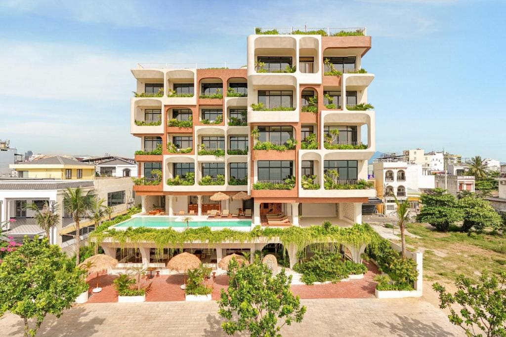 Deluxe Double Room with Balcony and Sea View room - Image 3