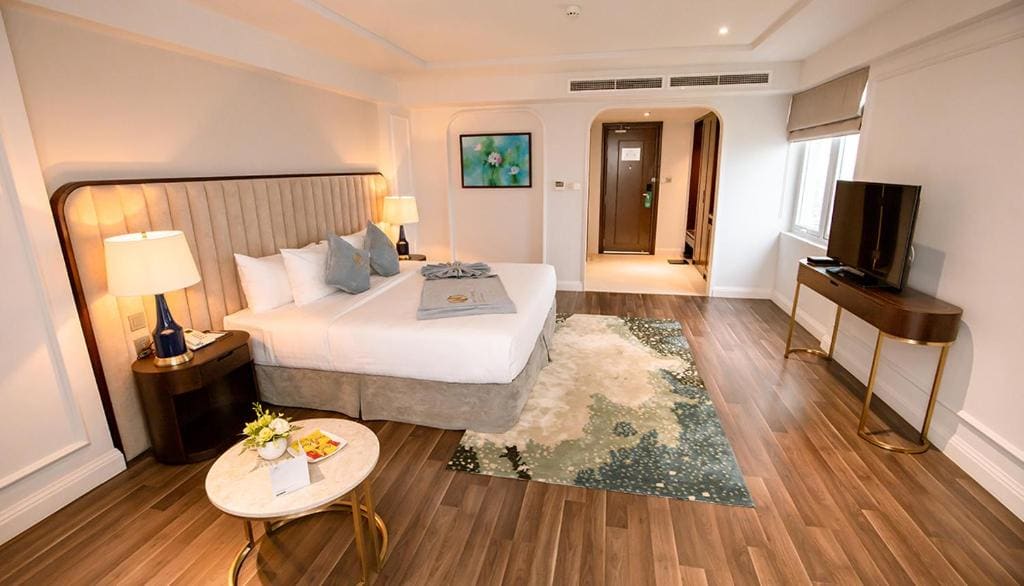 Deluxe Family Room room - Image 1