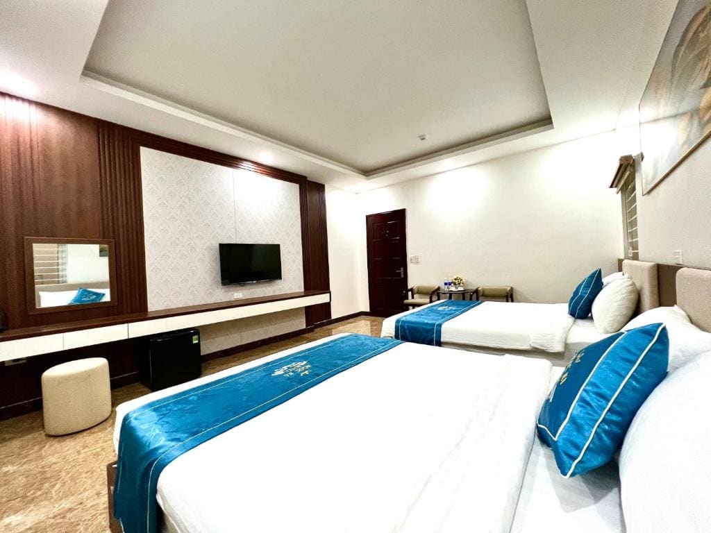 Deluxe Double Room with Two Double Beds room - Image 2