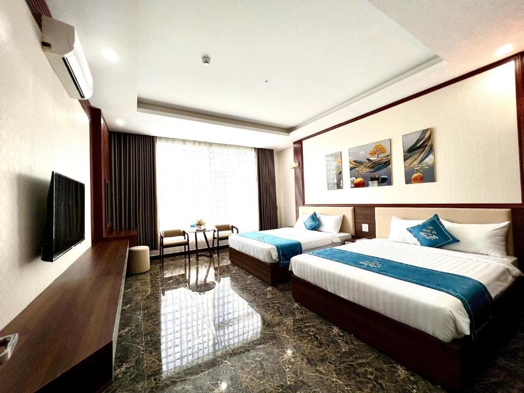 Deluxe Room room - Image 3