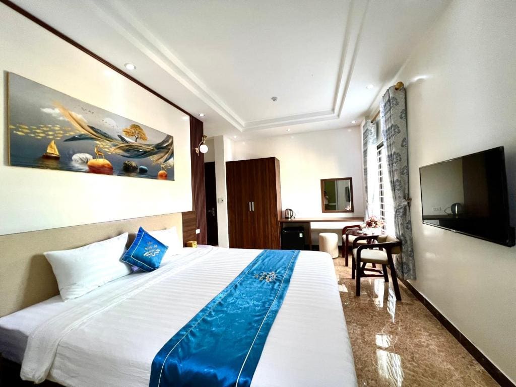 Double Room with Lake View room - Image 3