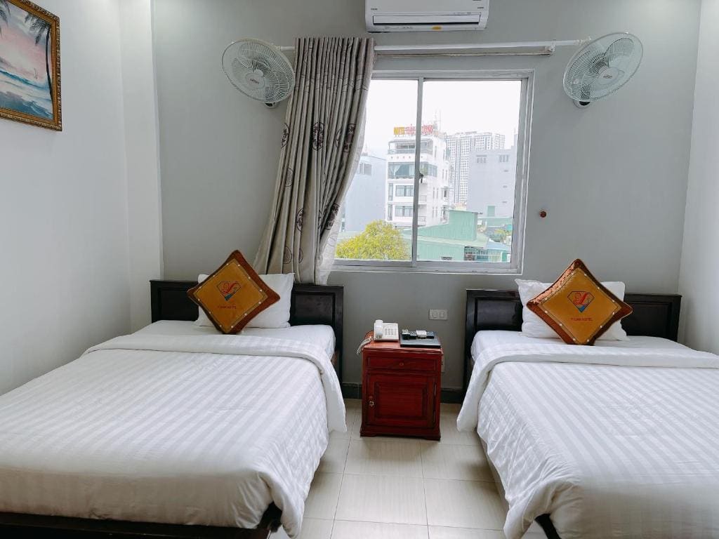 Deluxe Queen Room room - Image 3