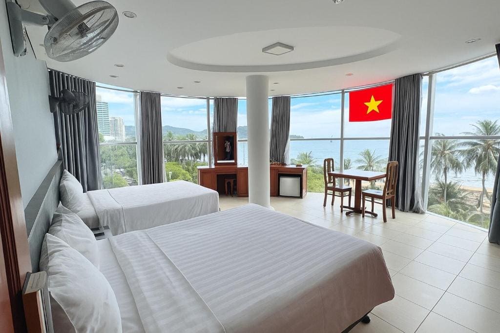 Family Room with Sea View room - Image 3