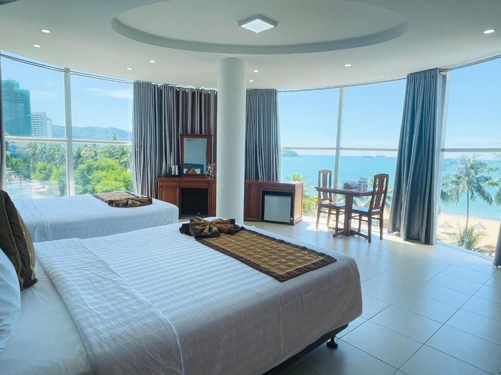 Family Room with Sea View room - Image 1