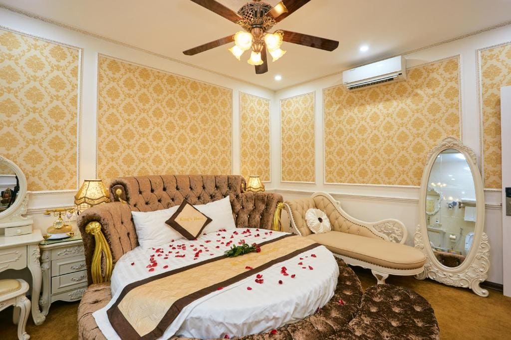 King Room with Spa Bath room - Image 3