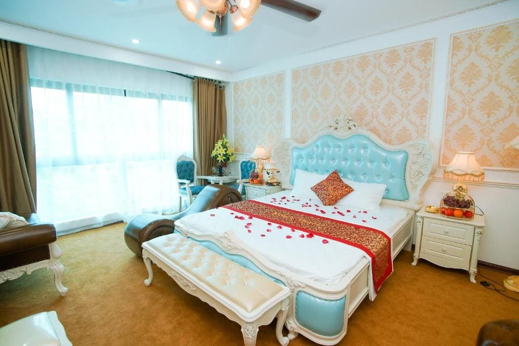 King Room with Spa Bath room - Image 1