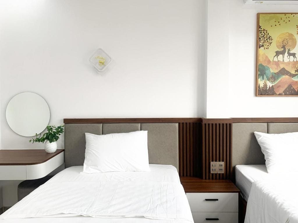 Superior Twin Room with Sea View room - Image 3