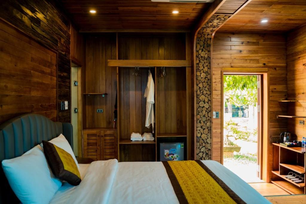 Superior Bungalow room - Image 2