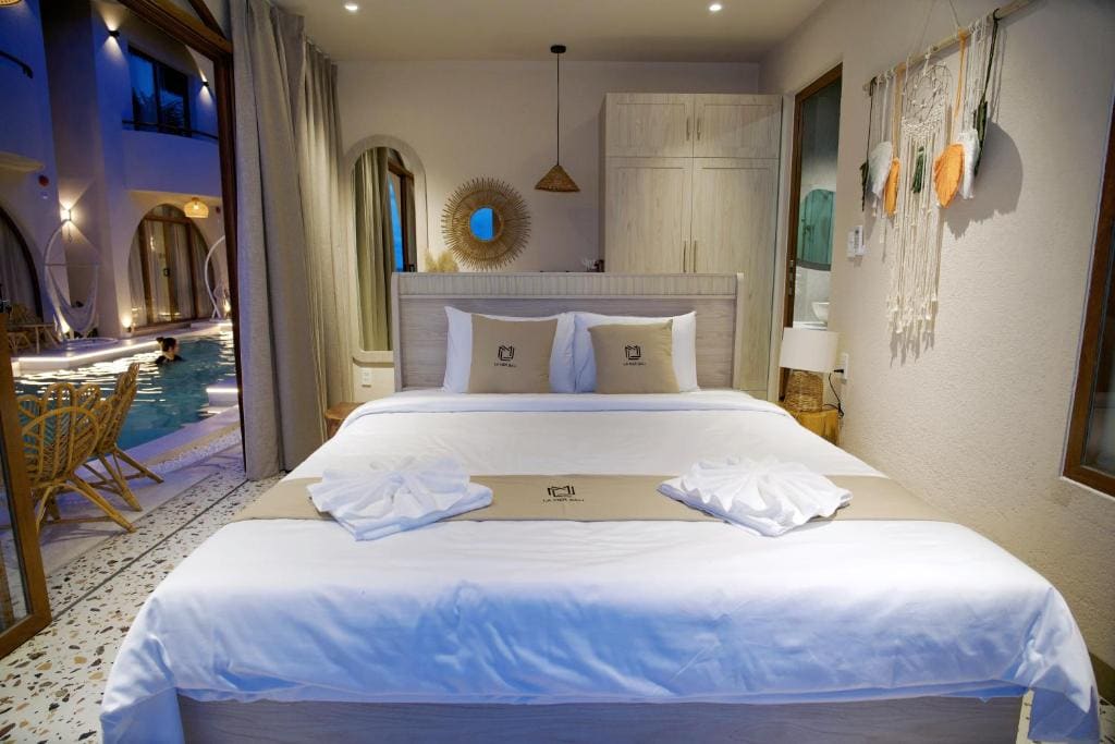 Deluxe Double Room with Sea View room - Image 1