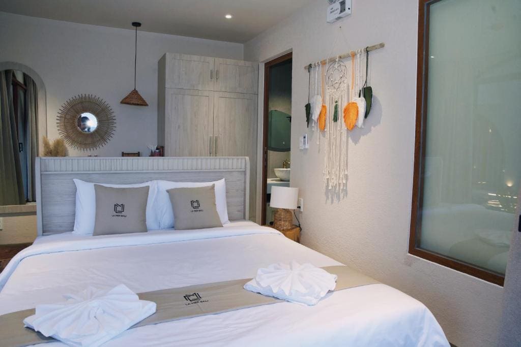 Deluxe Double Room with Sea View room - Image 2