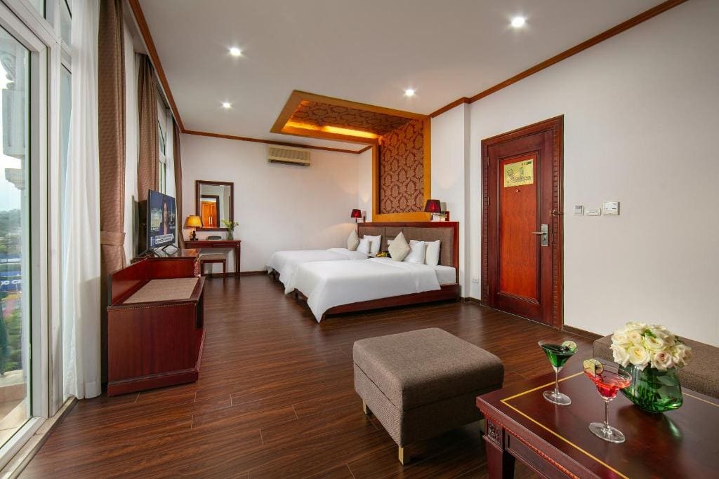 Suite with City View room - Image 3