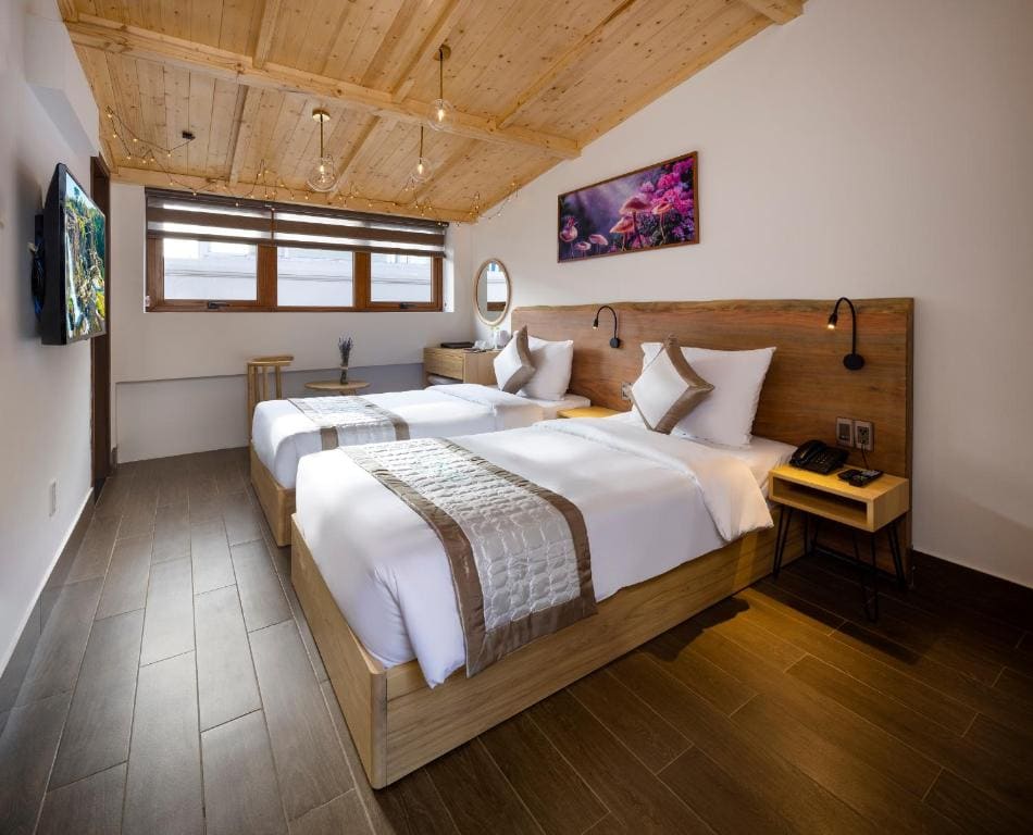 Deluxe Family Room room - Image 1