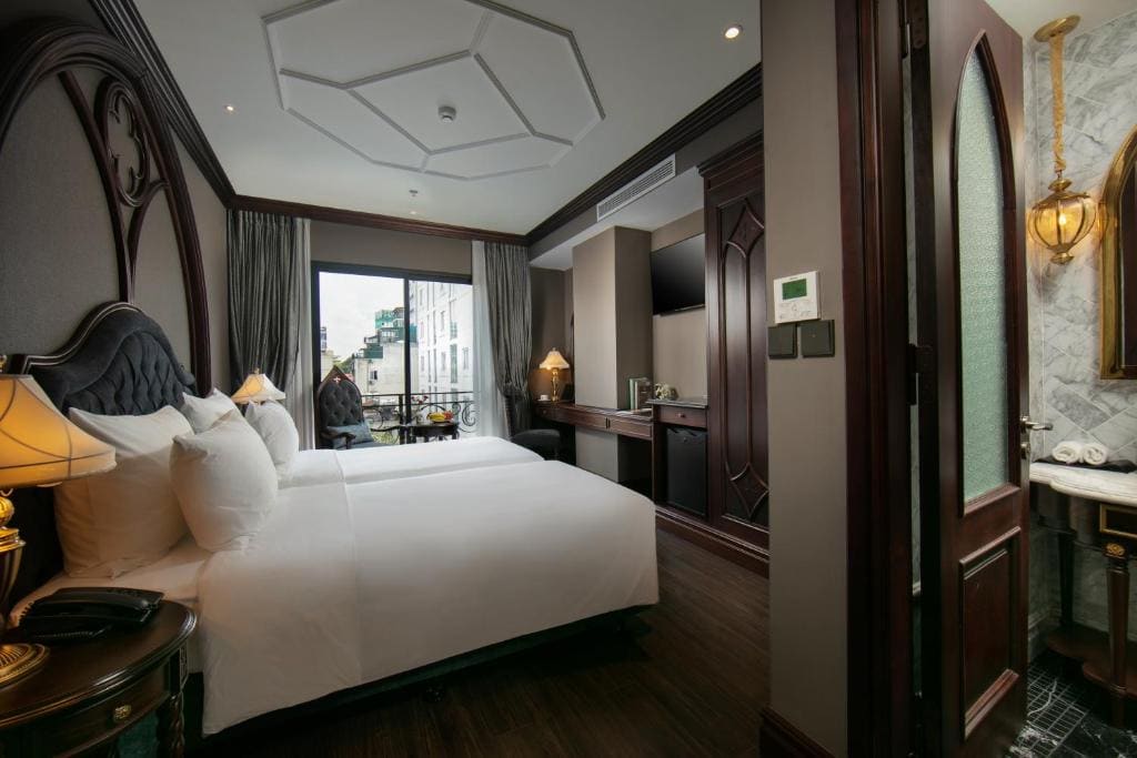 Deluxe King Room room - Image 2