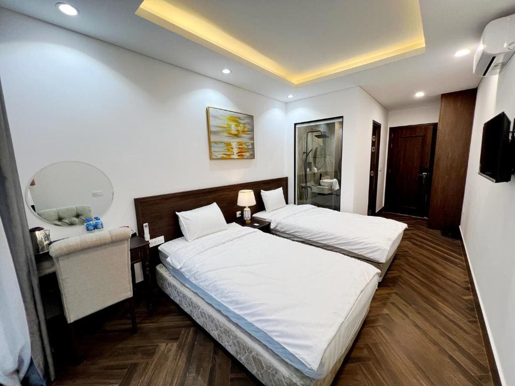 Twin Room with Balcony room - Image 3